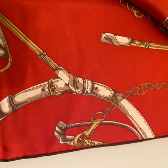 On Trend Now, Vintage Red Harness Scarf - Picture 2 of 5